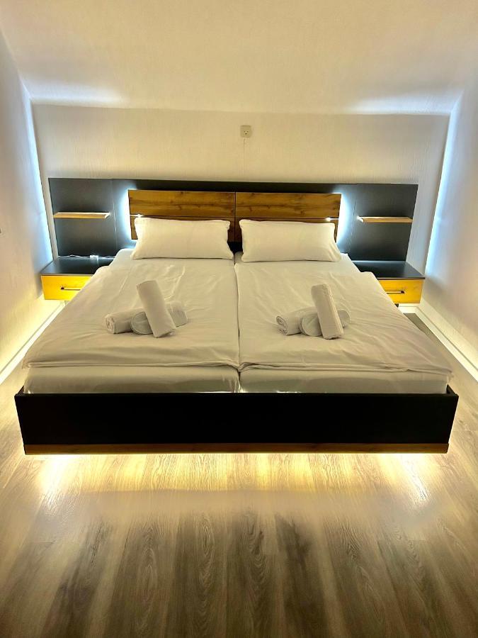 Riverside Airport Hotel Kelsterbach Bagian luar foto