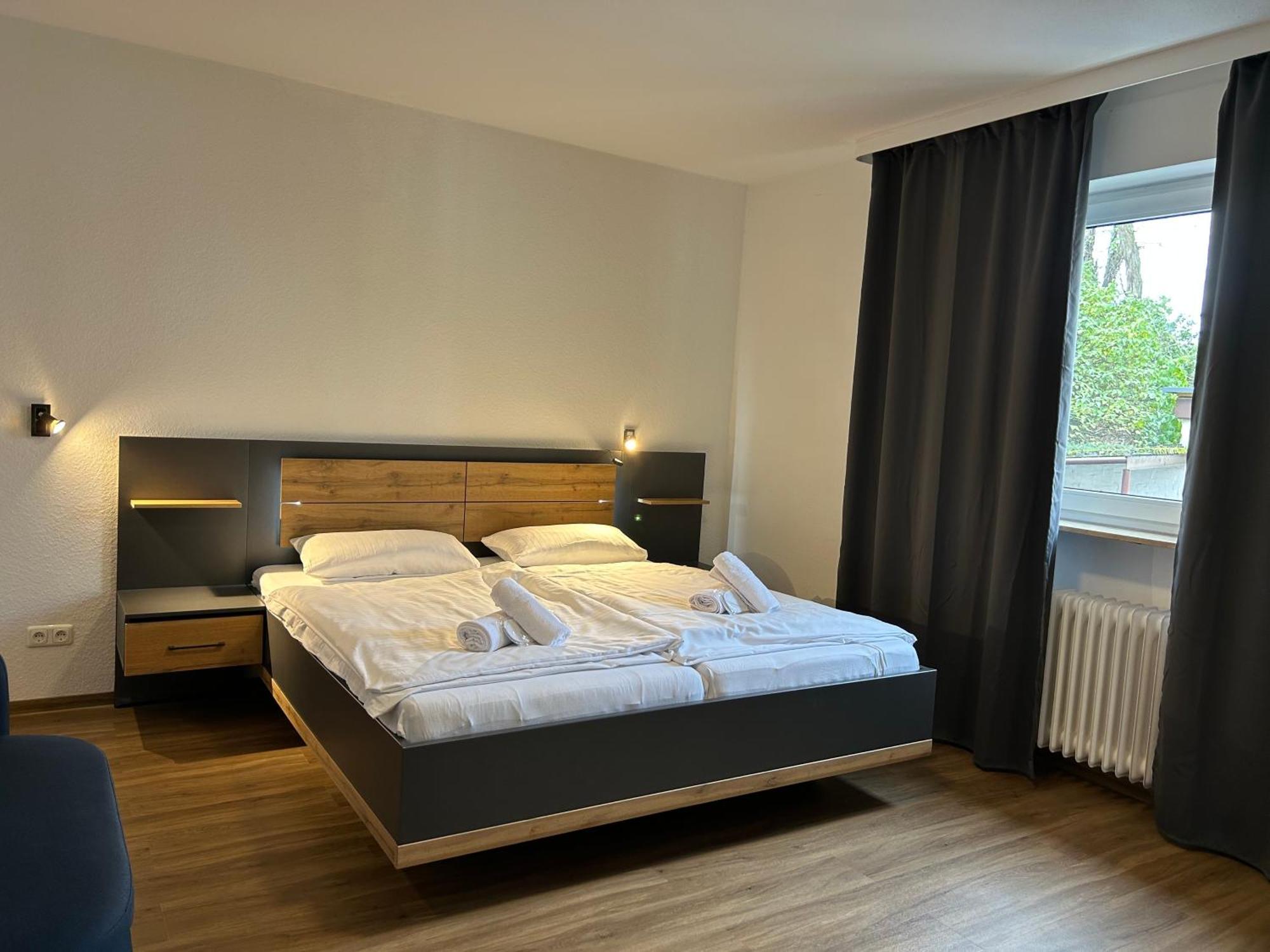 Riverside Airport Hotel Kelsterbach Bagian luar foto