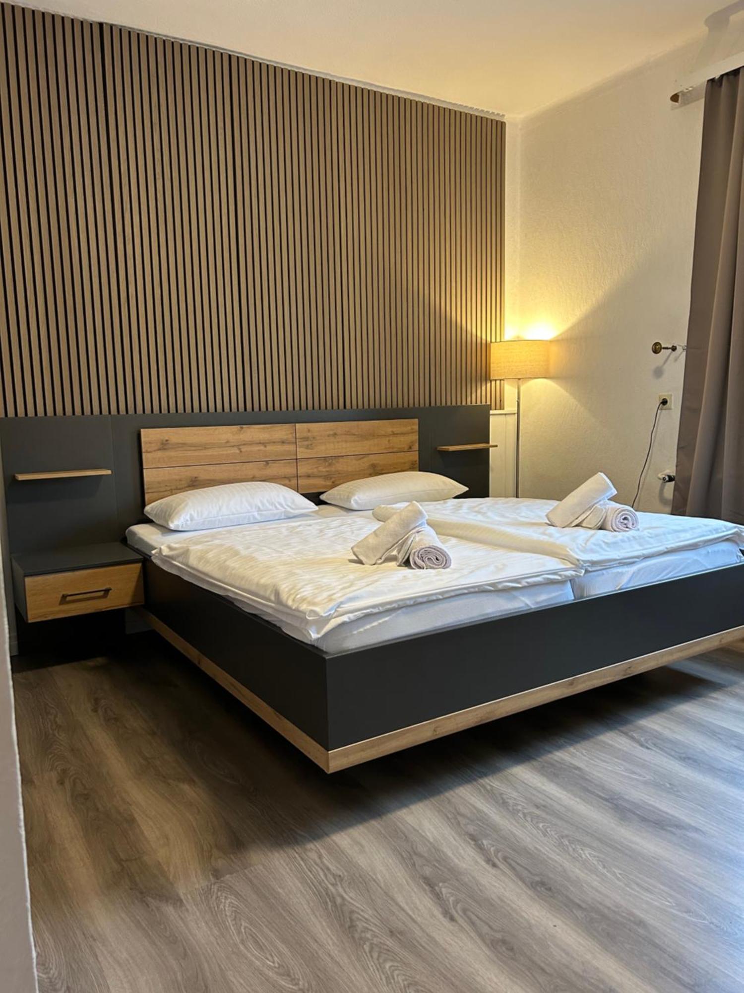 Riverside Airport Hotel Kelsterbach Bagian luar foto