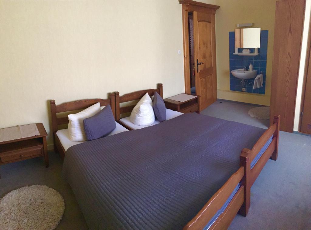 Riverside Airport Hotel Kelsterbach Bagian luar foto