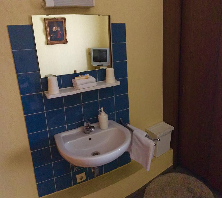 Riverside Airport Hotel Kelsterbach Bagian luar foto
