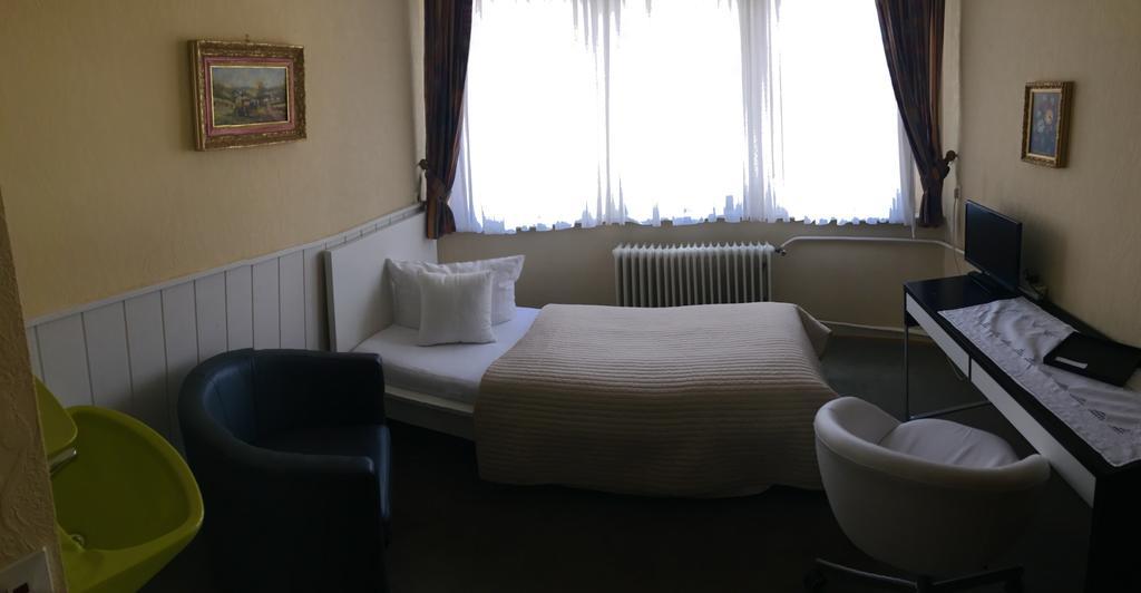 Riverside Airport Hotel Kelsterbach Bagian luar foto
