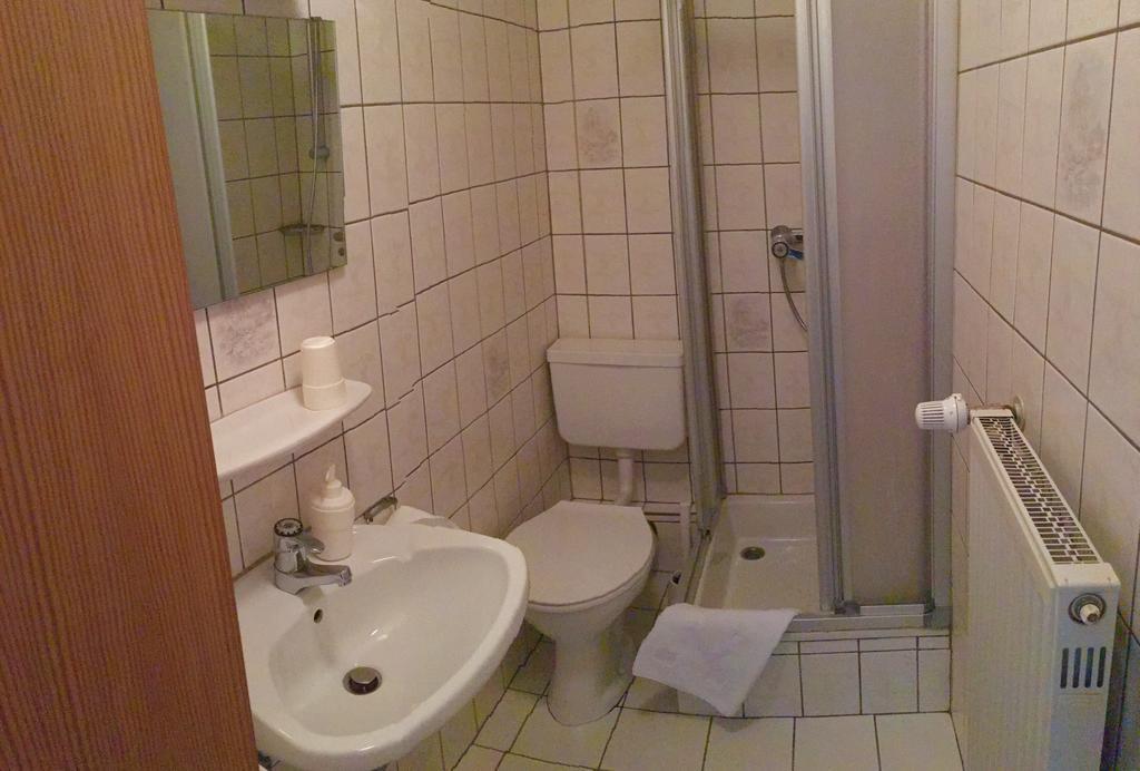 Riverside Airport Hotel Kelsterbach Bagian luar foto